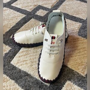 Women’s size 9 slip on leather shoes